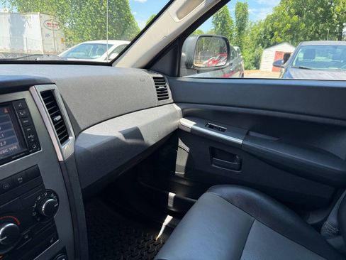 Used 2008 Jeep Grand Cherokee Laredo AWD/4WD image 9