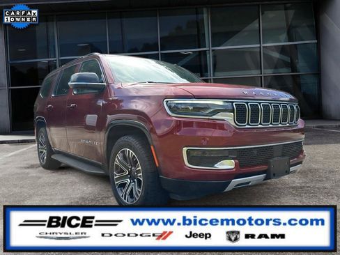 Used 2024 Jeep Wagoneer Series II w/ Flexible Seating Group RWD image 1