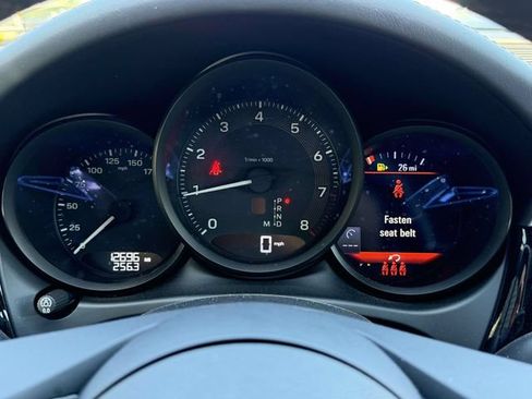 Certified 2024 Porsche Macan AWD/4WD image 25