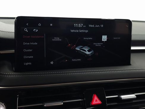 Used 2026 Genesis G70 2.5T image 18