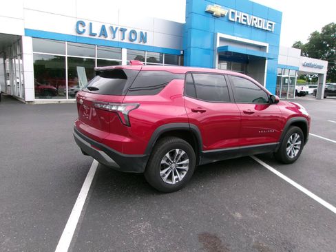 Used 2026 Chevrolet Equinox LT w/ Convenience Package II FWD image 3