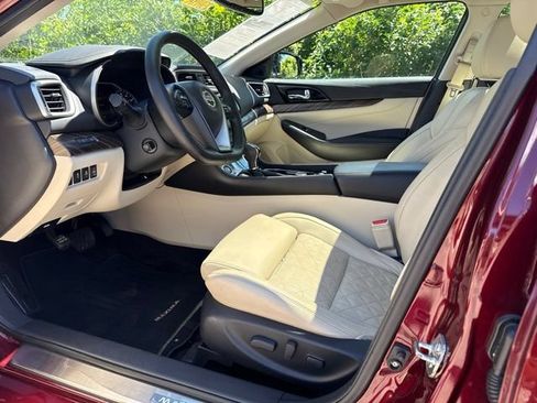 Used 2016 Nissan Maxima Platinum FWD image 11