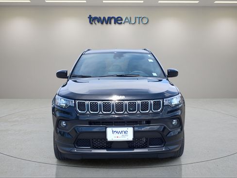 Used 2023 Jeep Compass Latitude AWD/4WD image 11