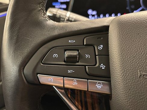 Used 2023 Cadillac Escalade Premium Luxury w/ Performance Package AWD/4WD image 40