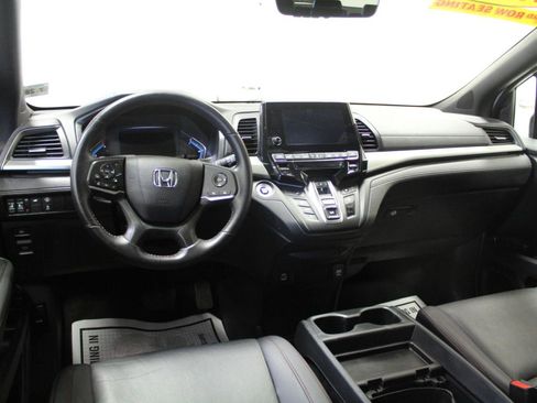 Used 2023 Honda Odyssey Sport image 7