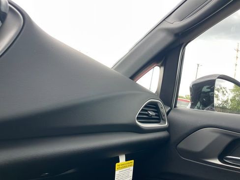 New 2026 Chrysler Voyager LX image 18