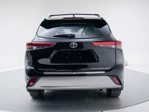 Used 2022 Toyota Highlander Platinum image 4