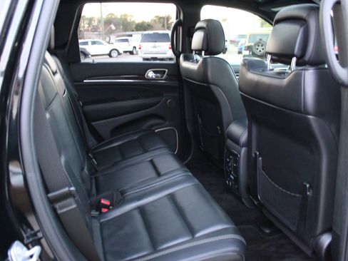 Used 2017 Jeep Grand Cherokee Overland image 28