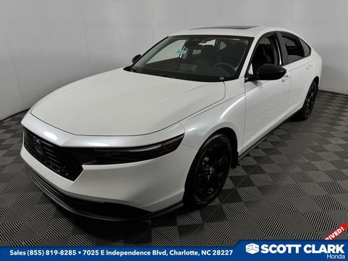New 2025 Honda Accord SE image 3