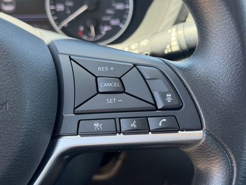 Used 2025 Nissan Sentra SV FWD image 22