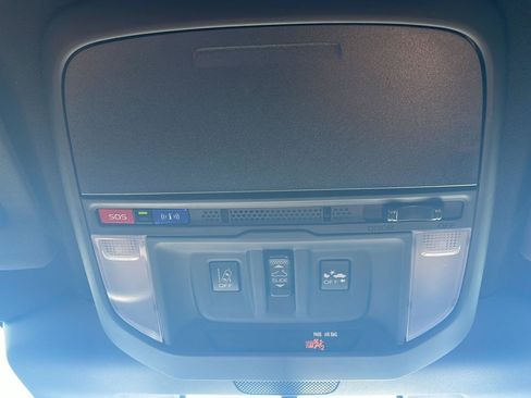 Used 2024 Subaru Forester Wilderness w/ Convenience Package AWD/4WD image 27
