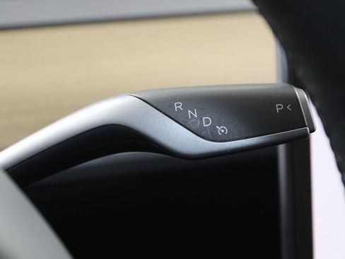 Used 2022 Tesla Model Y Long Range image 7