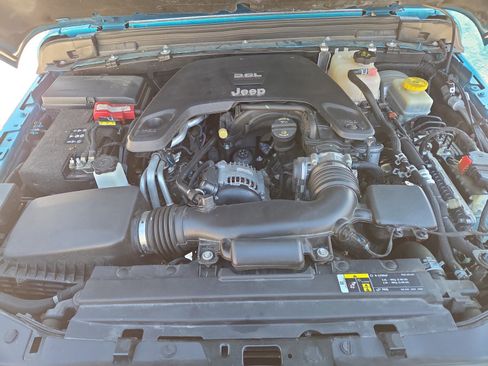 Used 2019 Jeep Wrangler Unlimited Sahara w/ Safety Group image 32