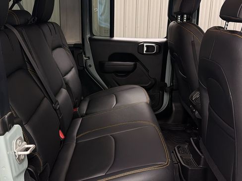 Used 2024 Jeep Wrangler Unlimited AWD/4WD image 36