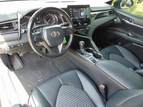 Used 2023 Toyota Camry SE FWD image 11