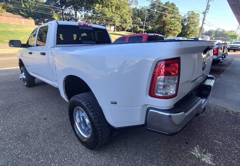 Used 2022 RAM 3500 Tradesman AWD/4WD image 3