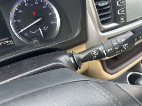 Used 2019 Toyota Highlander Limited Platinum AWD/4WD image 53