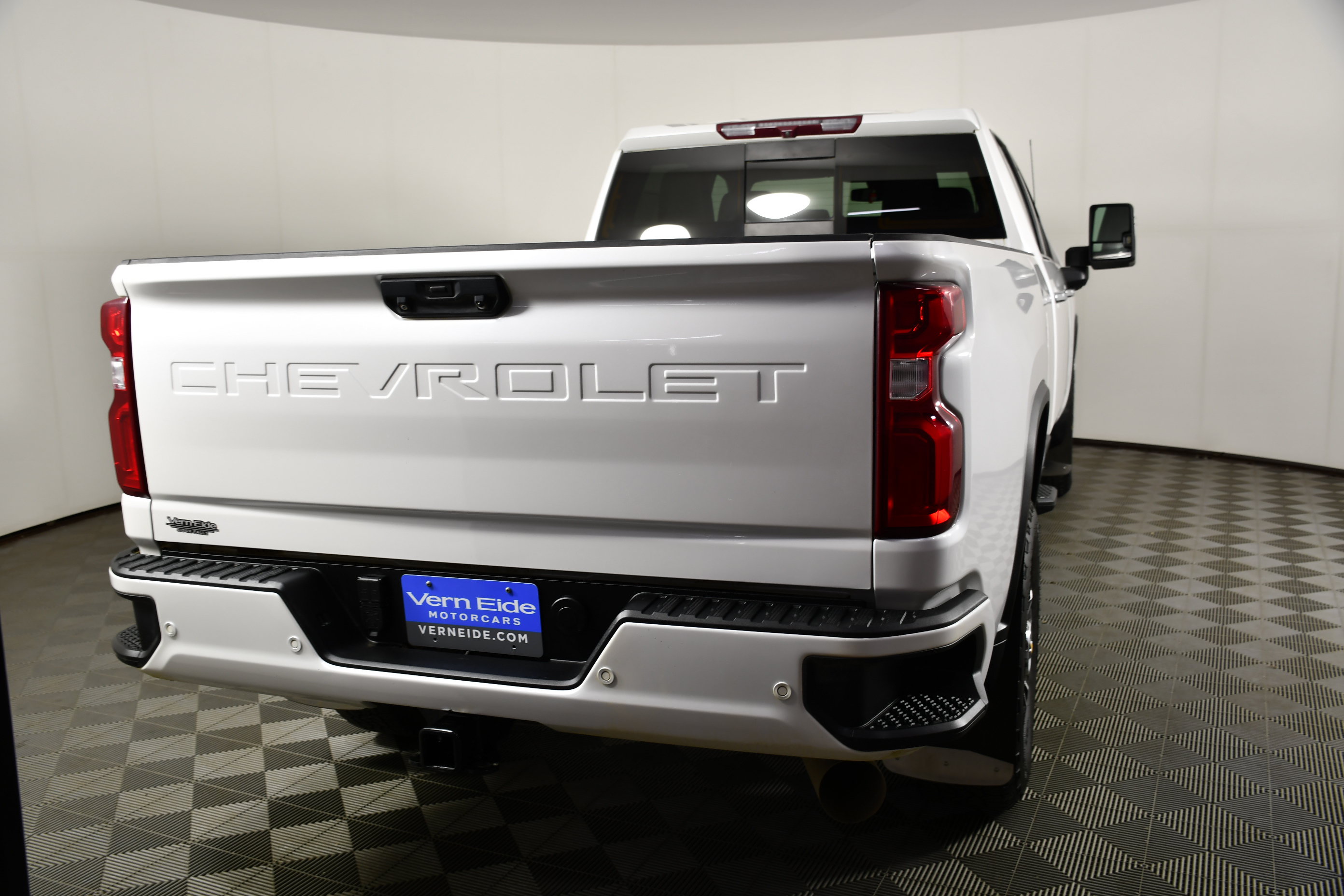 Used 2022 Chevrolet Silverado 3500 High Country w/ Safety Package II AWD/4WD image 7