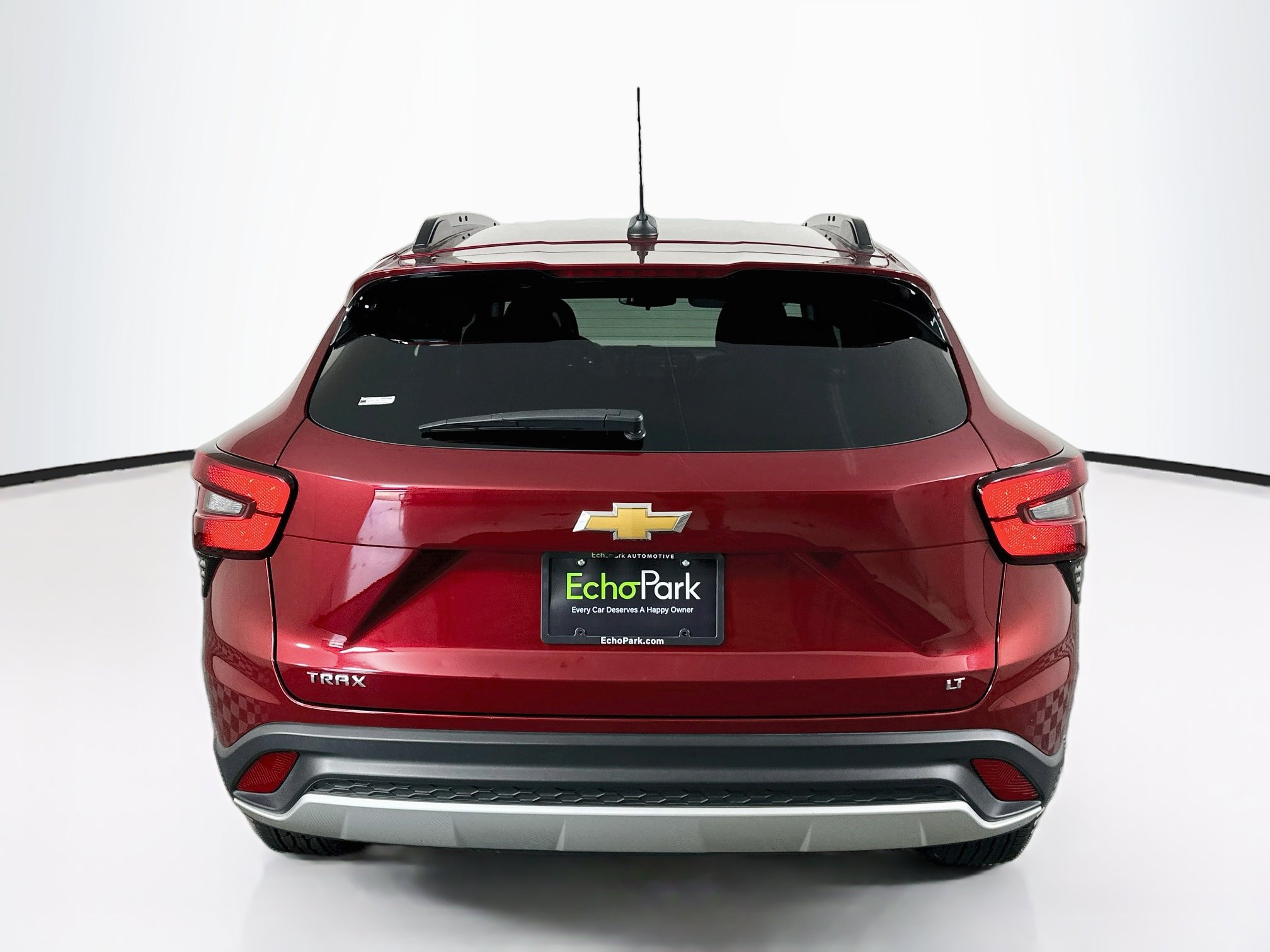 Used 2025 Chevrolet Trax LT FWD image 7