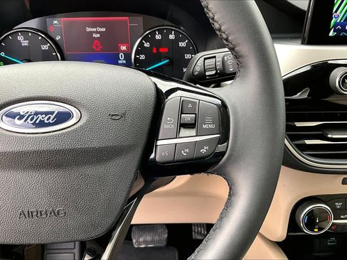 Certified 2022 Ford Escape SEL image 24