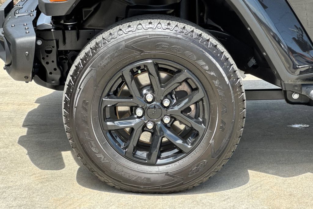 Used 2023 Jeep Wrangler Unlimited Sport AWD/4WD image 34