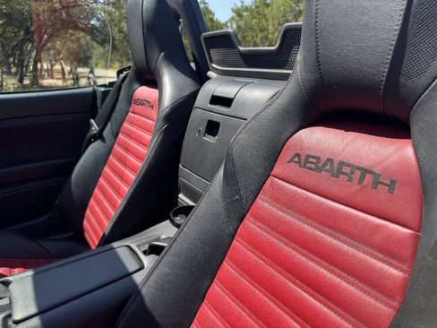 Used 2019 FIAT 124 Spider Abarth w/ Convenience Group RWD image 22