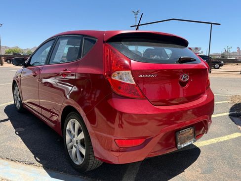 Used 2013 Hyundai Accent SE FWD image 6