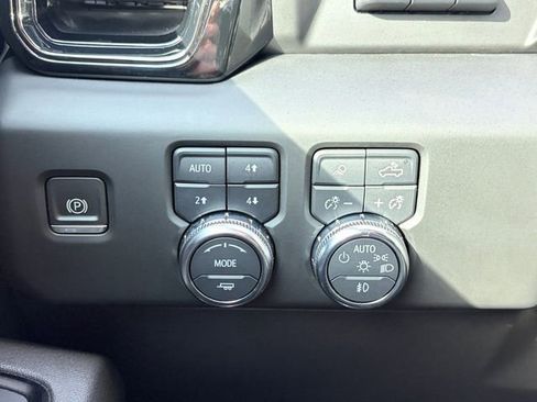 Used 2022 GMC Sierra 1500 AT4 w/ AT4 Premium Package image 5