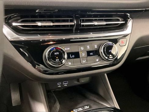 Used 2025 Buick Envista Sport Touring w/ Convenience I Package FWD image 14