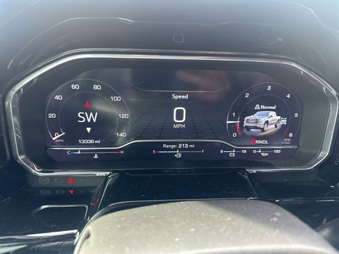 Used 2025 GMC Sierra 1500 Elevation image 7