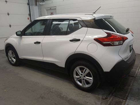 Used 2020 Nissan Kicks S FWD image 3