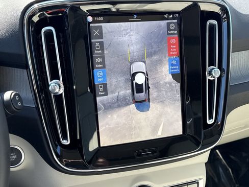 New 2026 Volvo XC40 B5 Plus w/ Protection Package Premier image 26