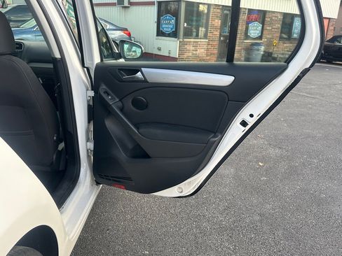 Used 2013 Volkswagen Golf TDI image 26