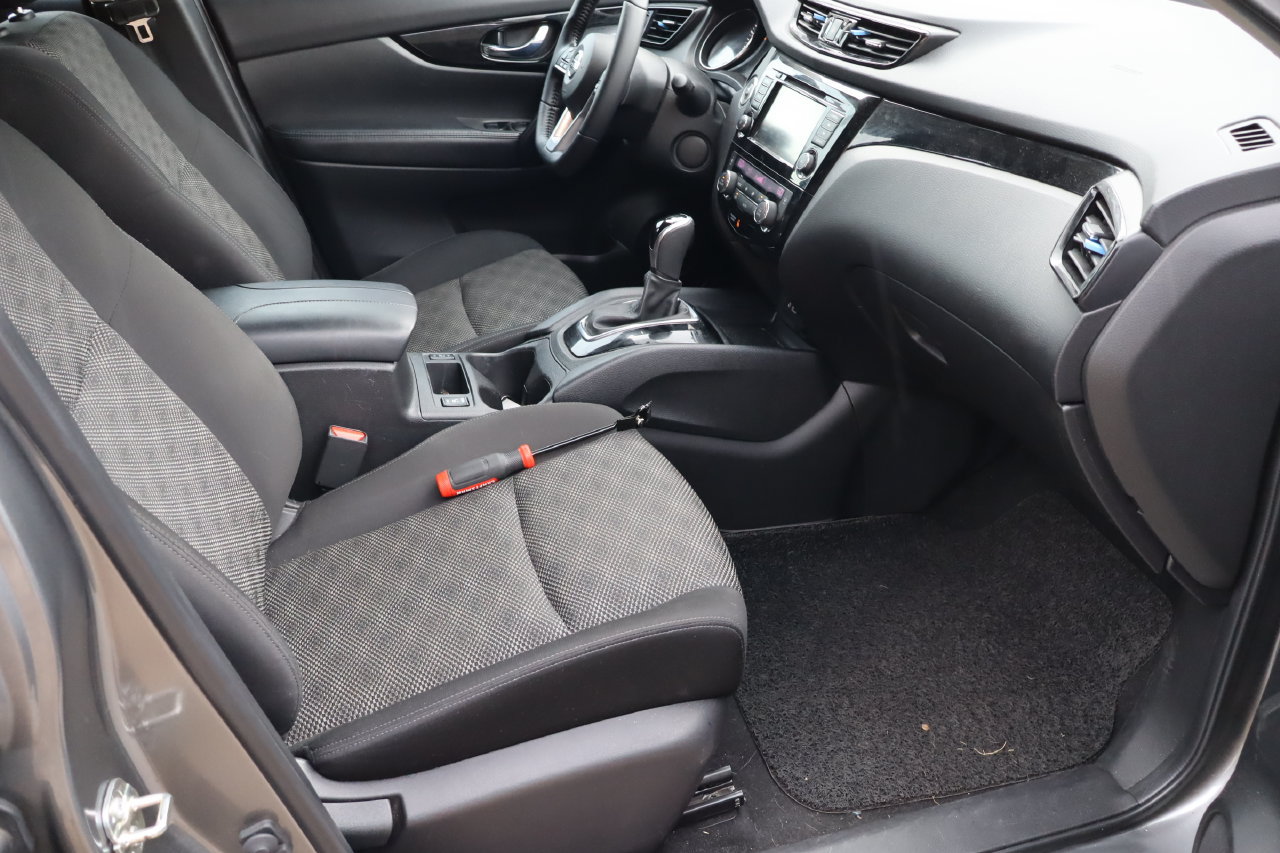 Used 2021 Nissan Rogue Sport SV FWD image 16