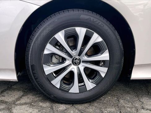 Used 2021 Toyota Prius Prime LE image 12