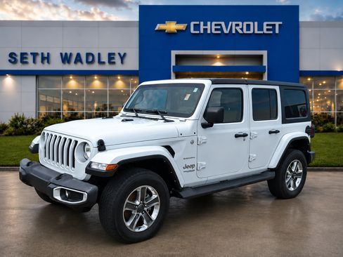 Used 2022 Jeep Wrangler Unlimited Sahara AWD/4WD image 3