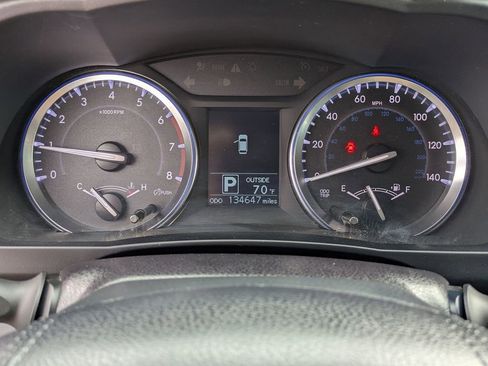 Used 2015 Toyota Highlander LE image 6