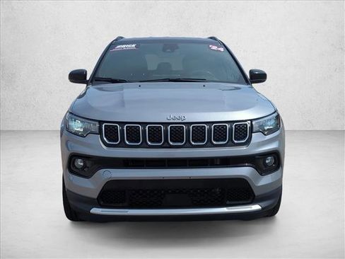 Used 2024 Jeep Compass Limited AWD/4WD image 2