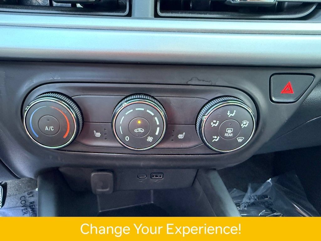 Used 2024 Chevrolet Trax LS w/ LS Convenience Package FWD image 9