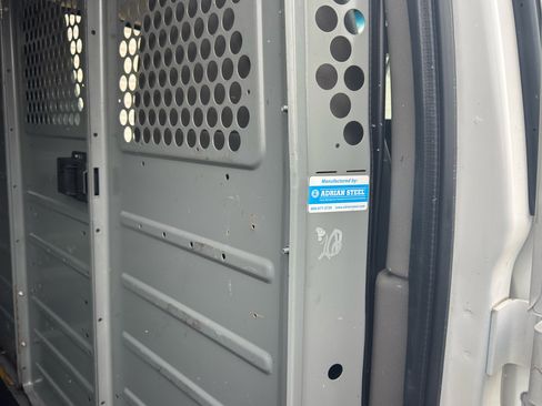 Used 2015 Chevrolet Express 3500 image 30