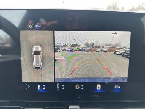 New 2026 Chevrolet Equinox LT AWD/4WD image 17