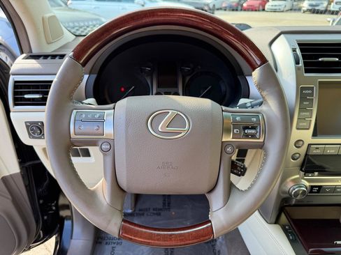 Used 2015 Lexus GX 460 w/ Premium Package AWD/4WD image 15