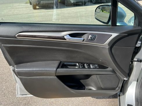 Used 2016 Ford Fusion SE w/ Equipment Group 202A FWD image 21