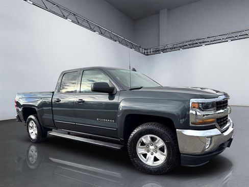 Used 2017 Chevrolet Silverado 1500 LT w/ All Star Edition image 25