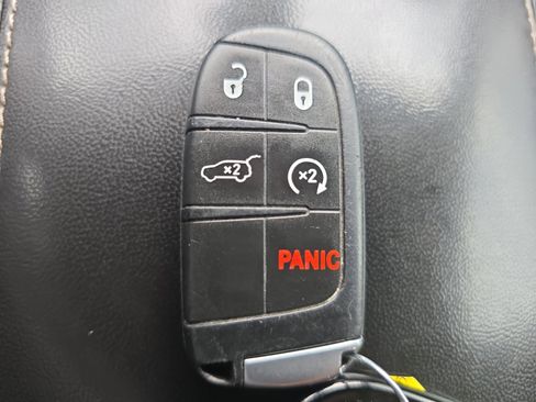 Used 2021 Jeep Grand Cherokee Freedom Edition image 30