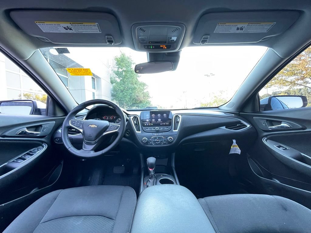 Used 2024 Chevrolet Malibu RS FWD image 28