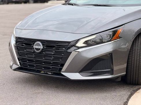 Used 2025 Nissan Altima 2.5 SV FWD image 6