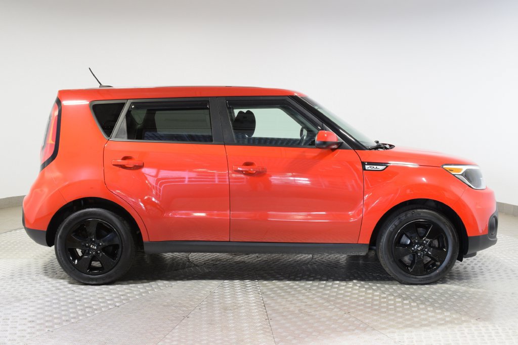 Used 2019 Kia Soul FWD image 2
