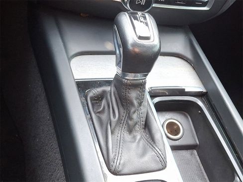 Used 2021 Volvo S60 T5 Inscription image 16