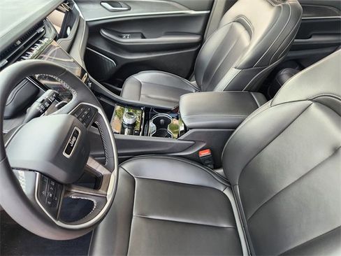 Used 2023 Jeep Grand Cherokee 4WD 4xe image 12